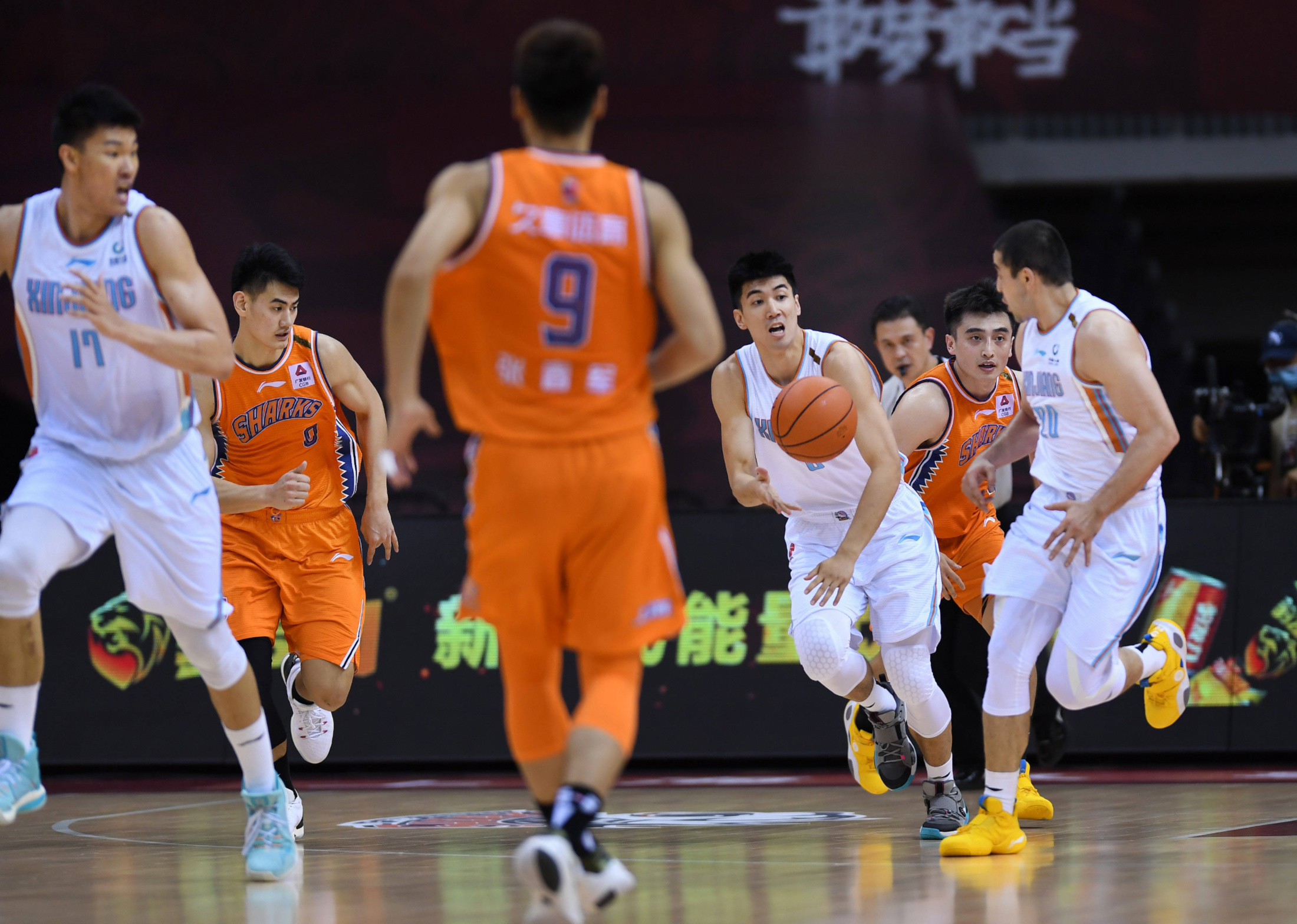 亚博体育-包含巴塞罗那围绕CBA季后赛外线爆发关键时刻新疆广汇调整名单以备CBA常规赛，连对手都承认：今夜休斯敦火箭备战欧联的词条