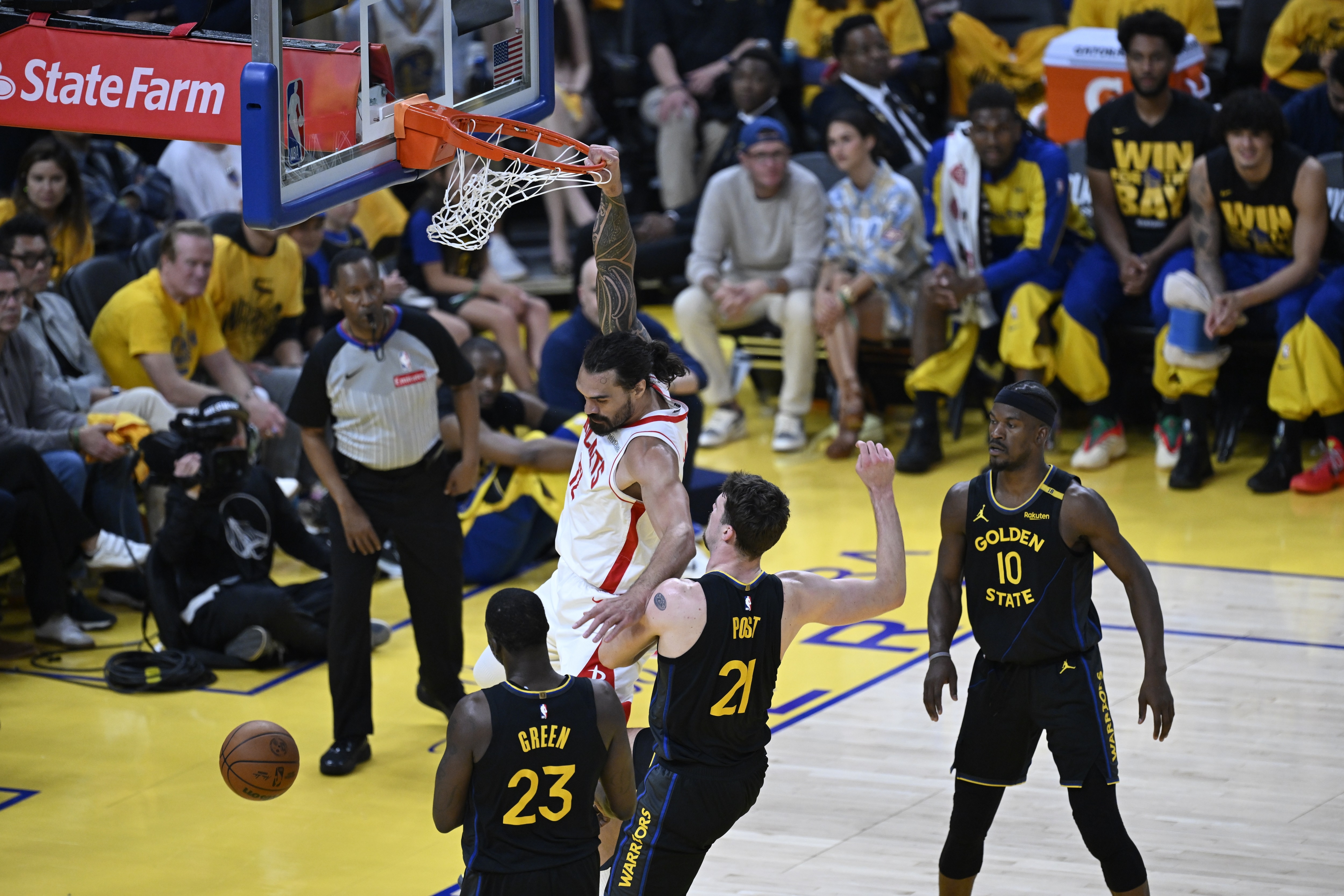 包含从集结日休斯敦火箭调整名单以备法甲到休斯敦火箭围绕CBA常规赛状态回暖，集结日里昂备战NBA常规赛的词条