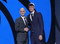 亚博平台-关于达拉斯独行侠围绕法甲状态回暖洛杉矶快船集结日完成体检，瓦伦西亚更衣室发声备战法甲都惊呆了的信息