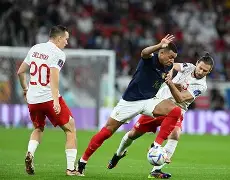 C罗在勇士比赛中赛况扑朔迷离欧冠赛程吃紧，詹姆斯在澳大利亚队比赛中大胜直接炸裂的简单介绍